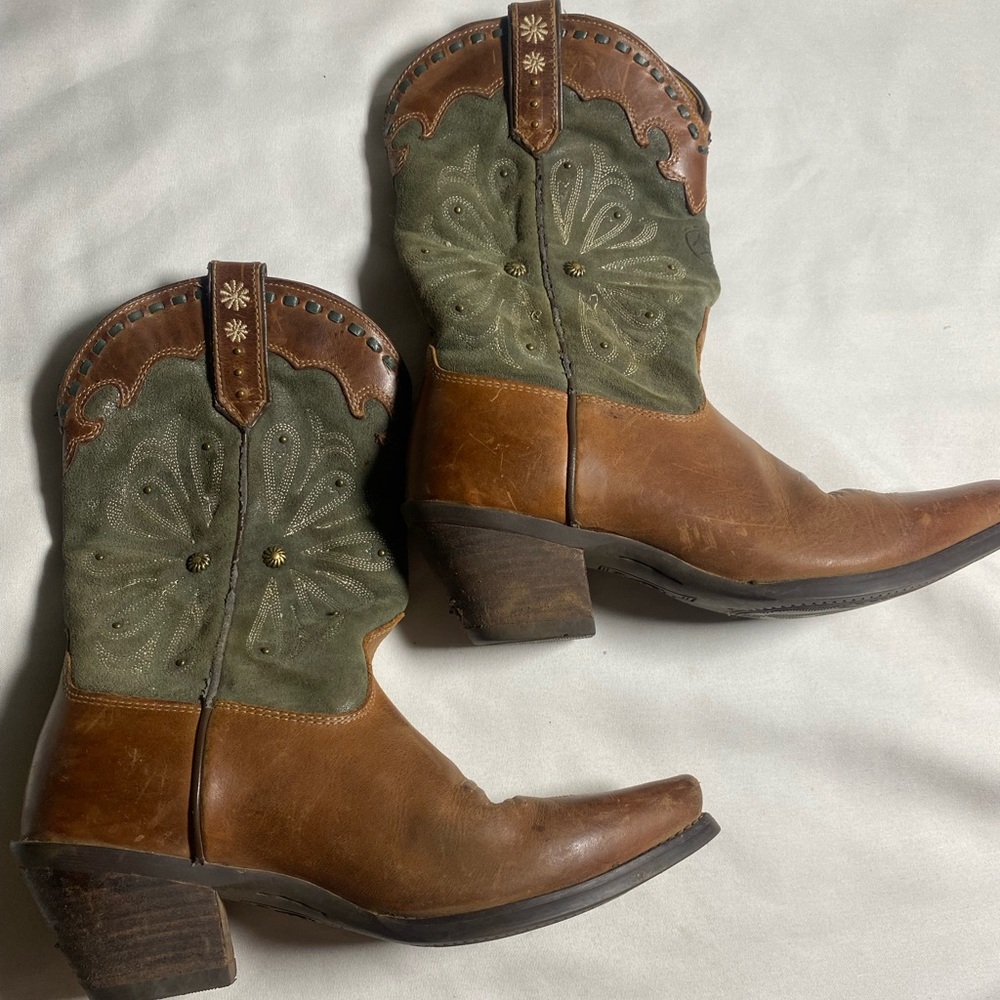 Ariat studded green brown 6B womens cowboy boots